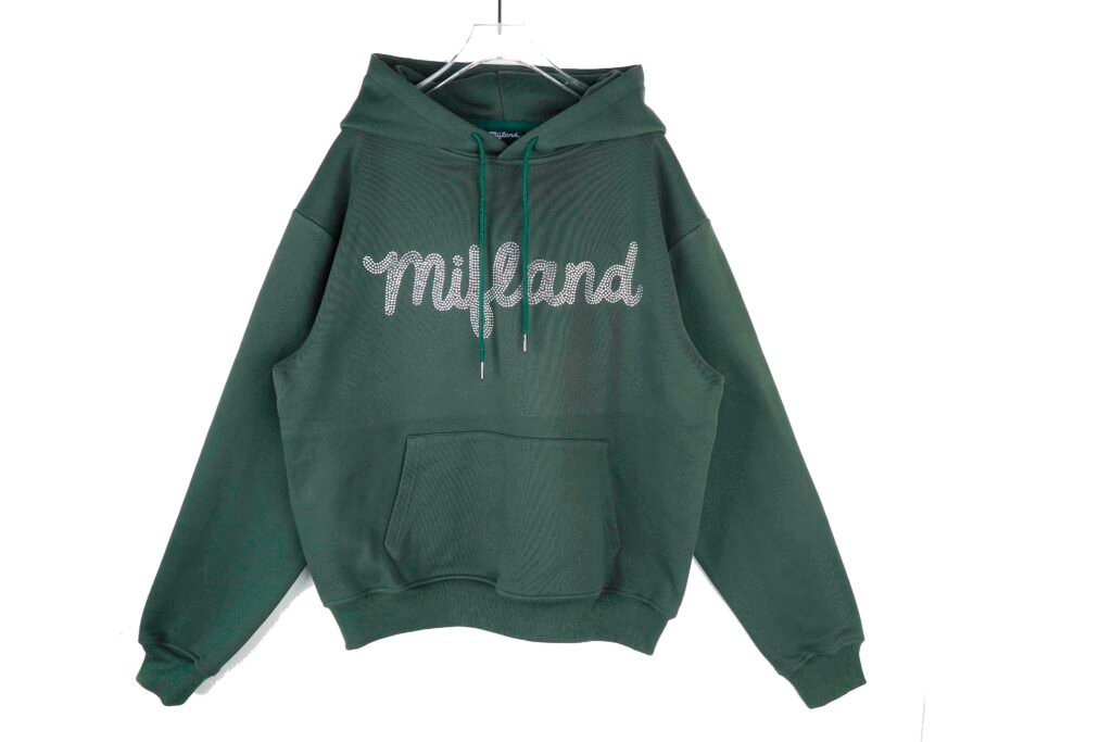 Individuell gestalteter Strass-Hoodie4