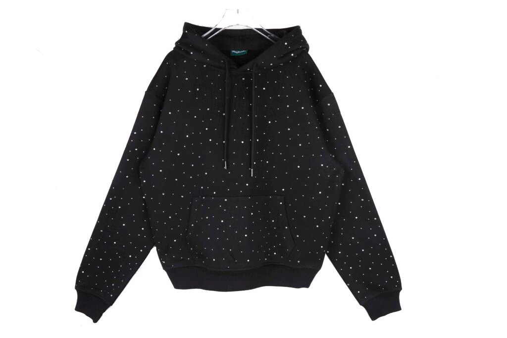 Individuell gestalteter Strass-Hoodie6