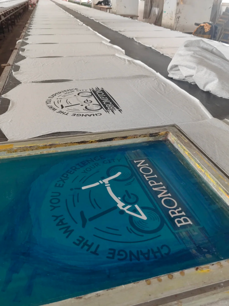 Ihr schneller Leitfaden: Warum Plastisol-Druck die Branche der maßgeschneiderten T-Shirts dominiert