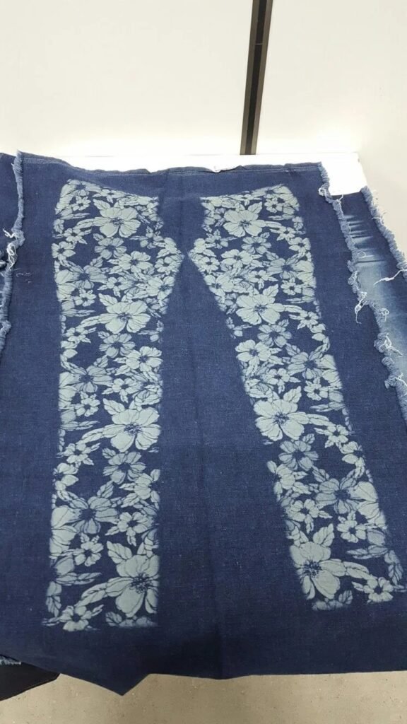 Ist Discharge-Druck die richtige Wahl für Ihre Bekleidungslinie? Eine strategische Checkliste