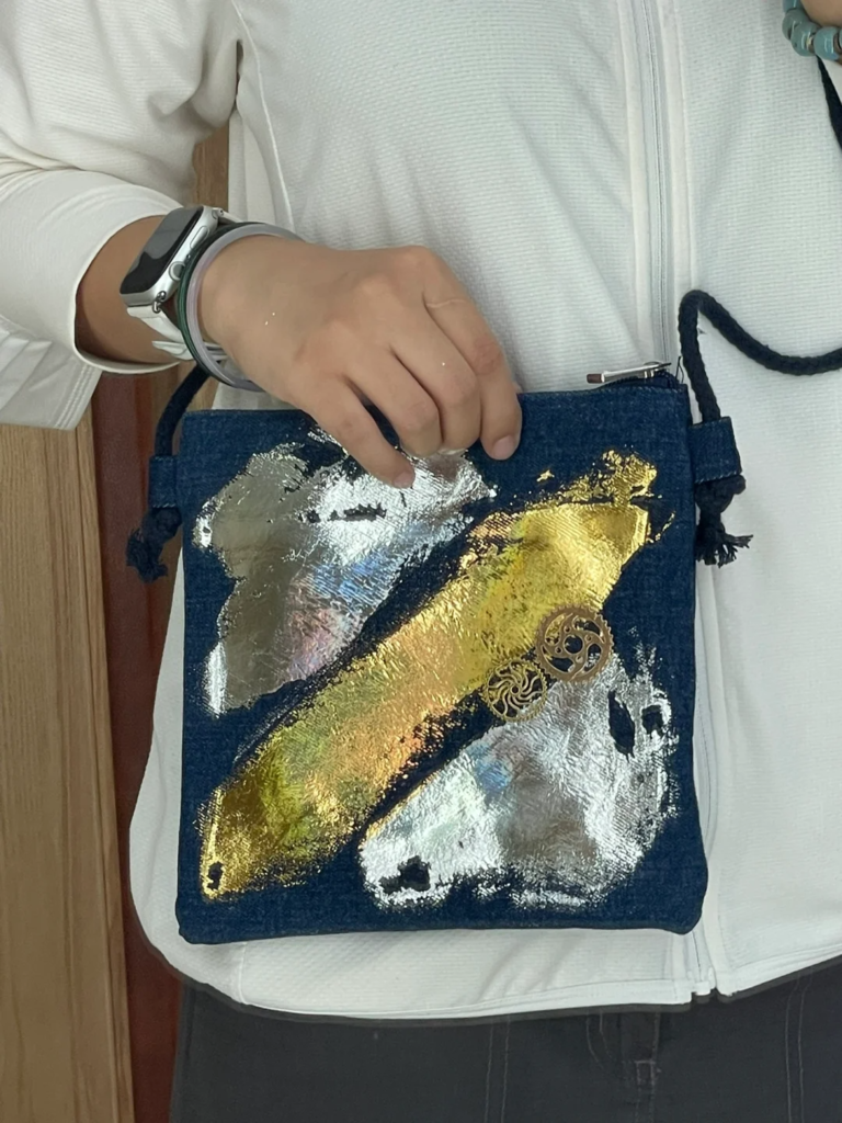 Foil Print Clothing: A Complete Manufacturer's Guide to Creating Apparel That Shines