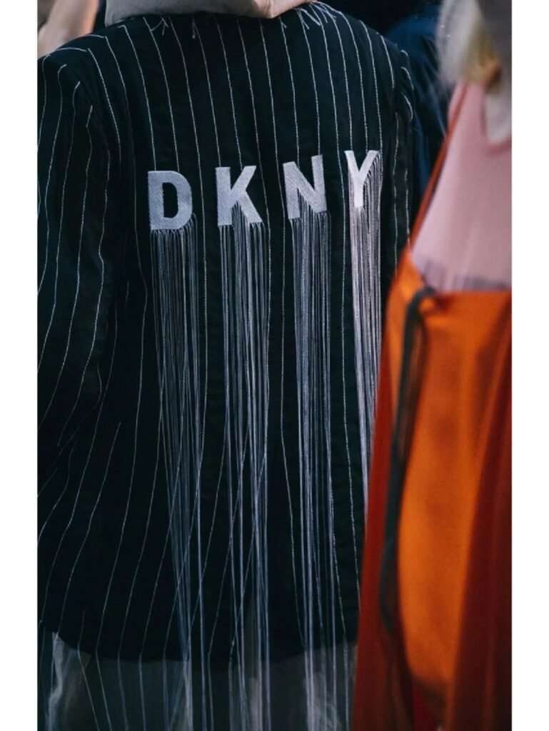 Über Quasten hinaus: Entdecken Sie unsere umfassende Stickerei-Kompetenz