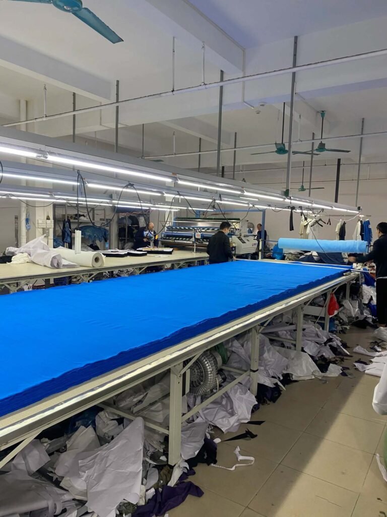 Der Tuozhen Clothing Unterschied: Cut-and-Sew vs. Standard-Basicware