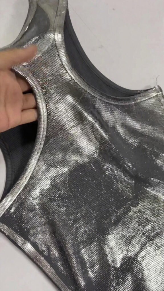 Die Kunst perfektionieren: Ein Leitfaden zu Folientypen, Stoffen und Veredelungen